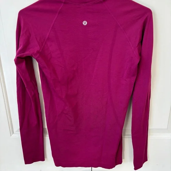 Lululemon swiftly tech long sleeve - Picture 2 of 3